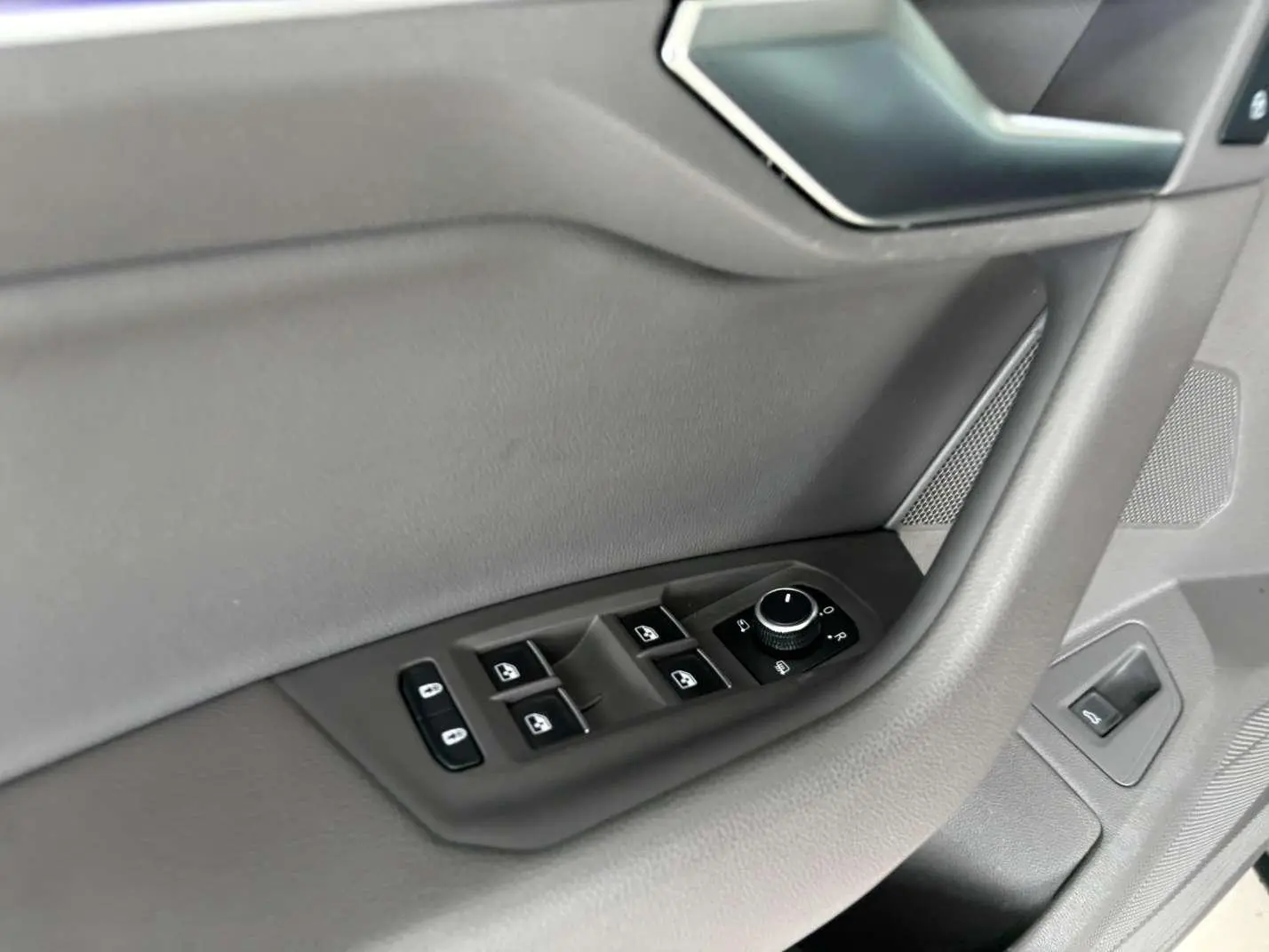 Volkswagen Touareg 2022 3.0TSI Sharp Sport Package