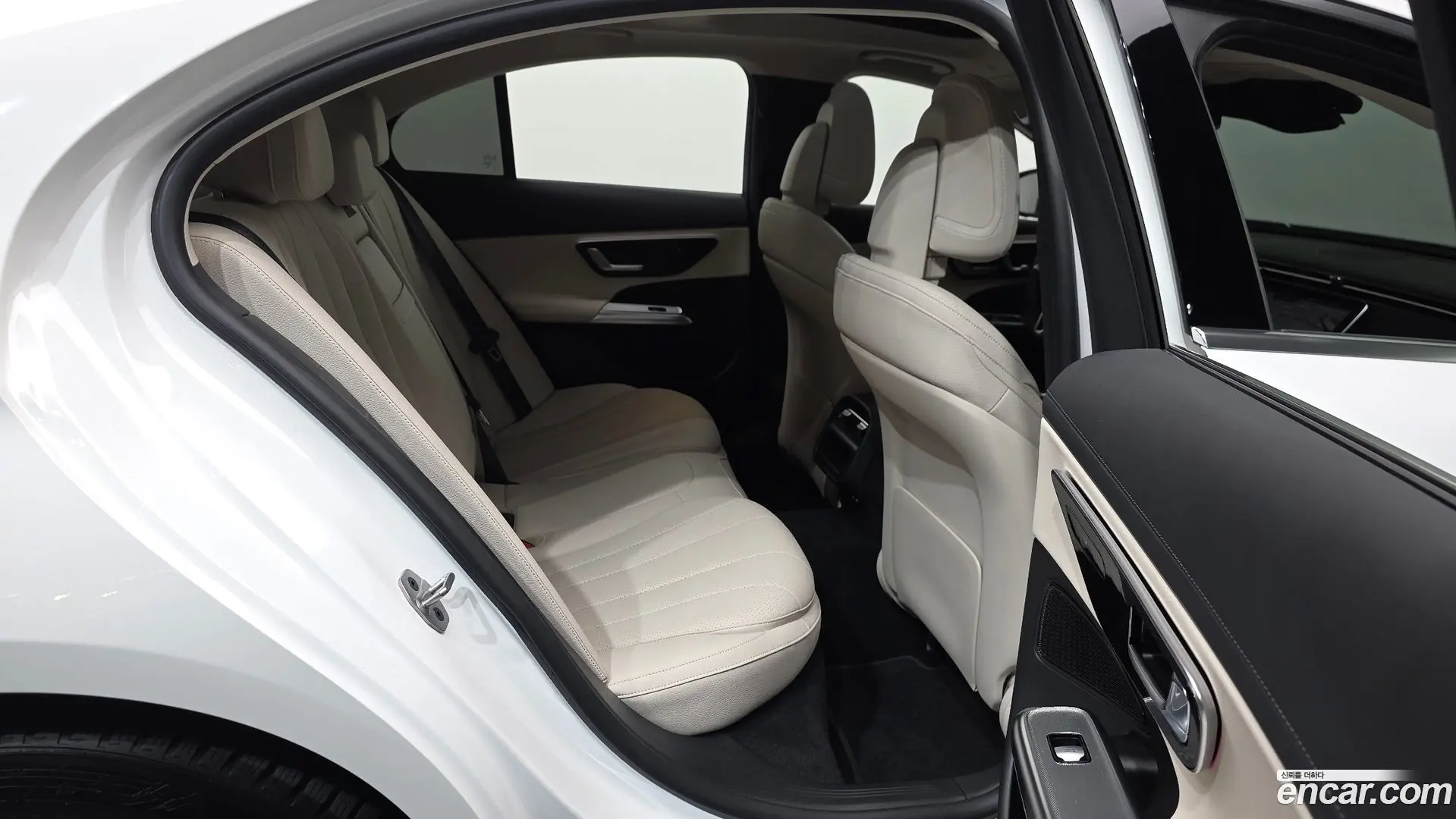 Mercedes-Benz E-Class E200 Avantgarde 2024