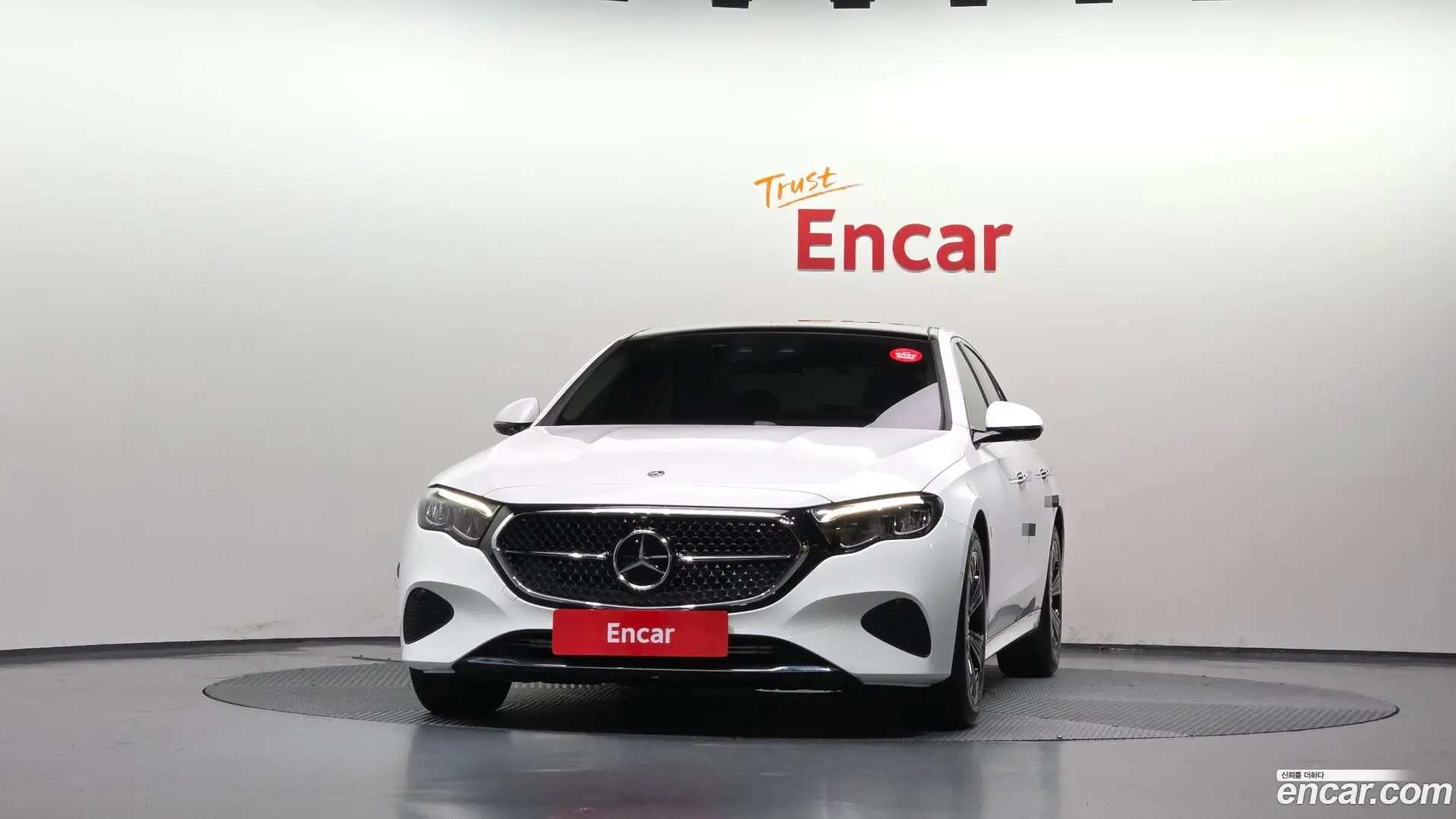 Mercedes-Benz E-Class E200 Avantgarde 2024