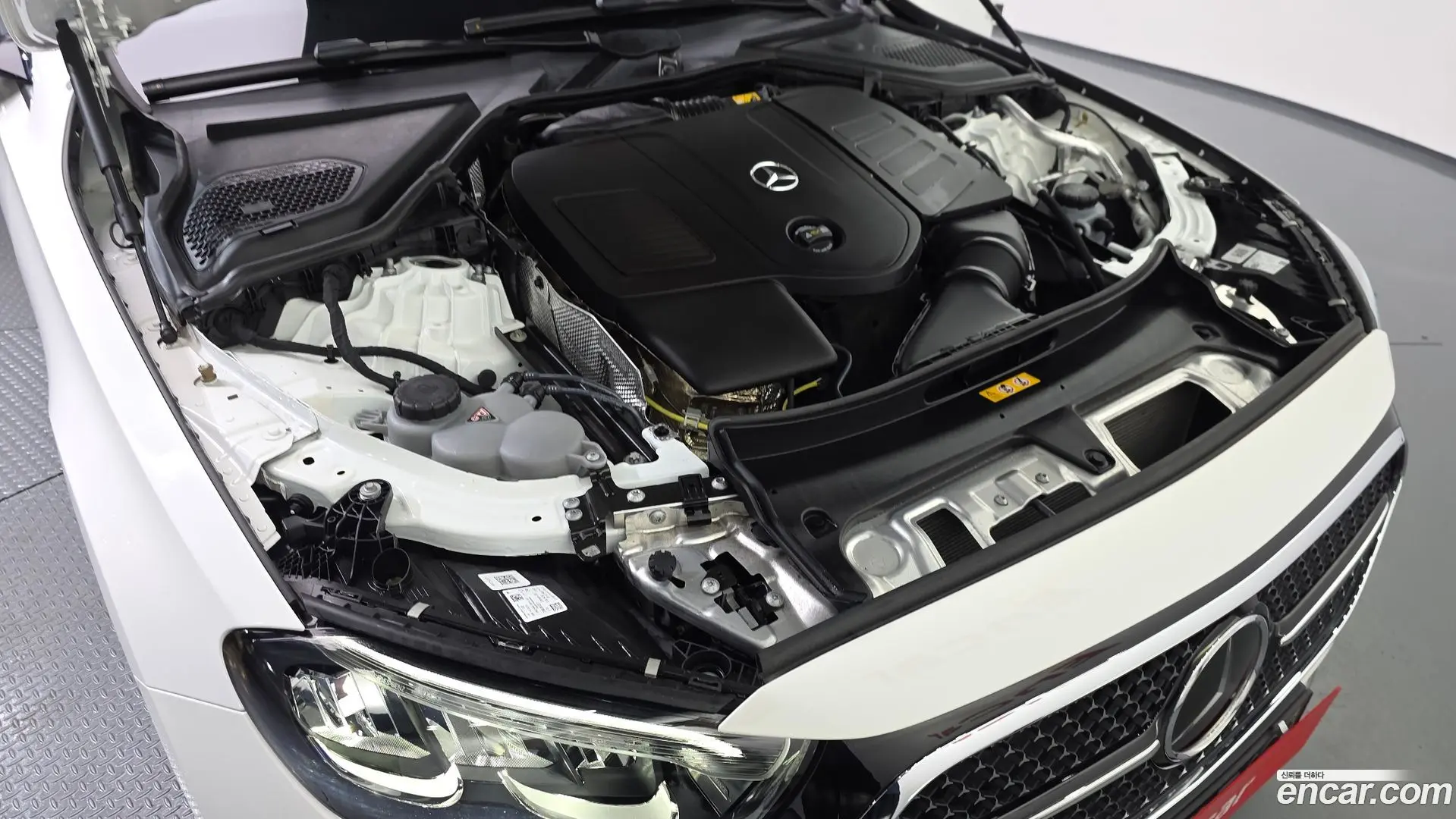 Mercedes-Benz E-Class E200 Avantgarde 2024