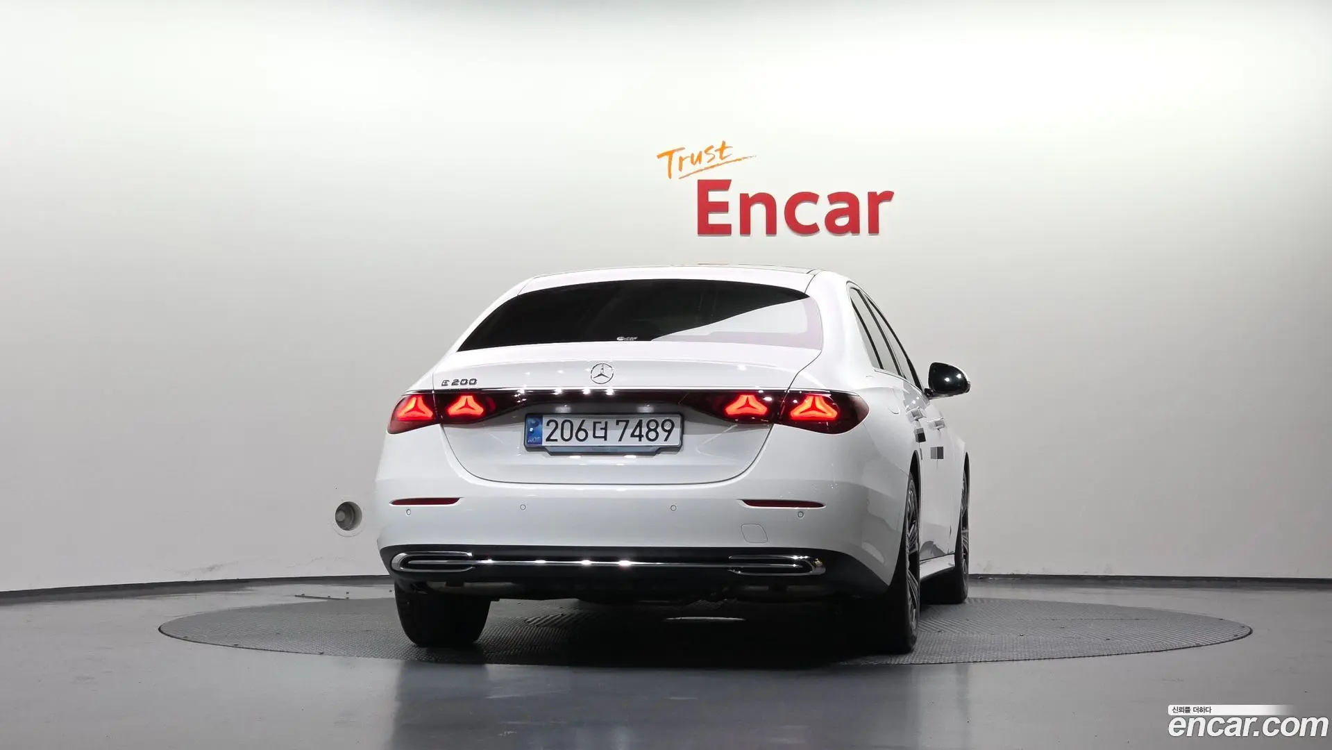 Mercedes-Benz E-Class E200 Avantgarde 2024