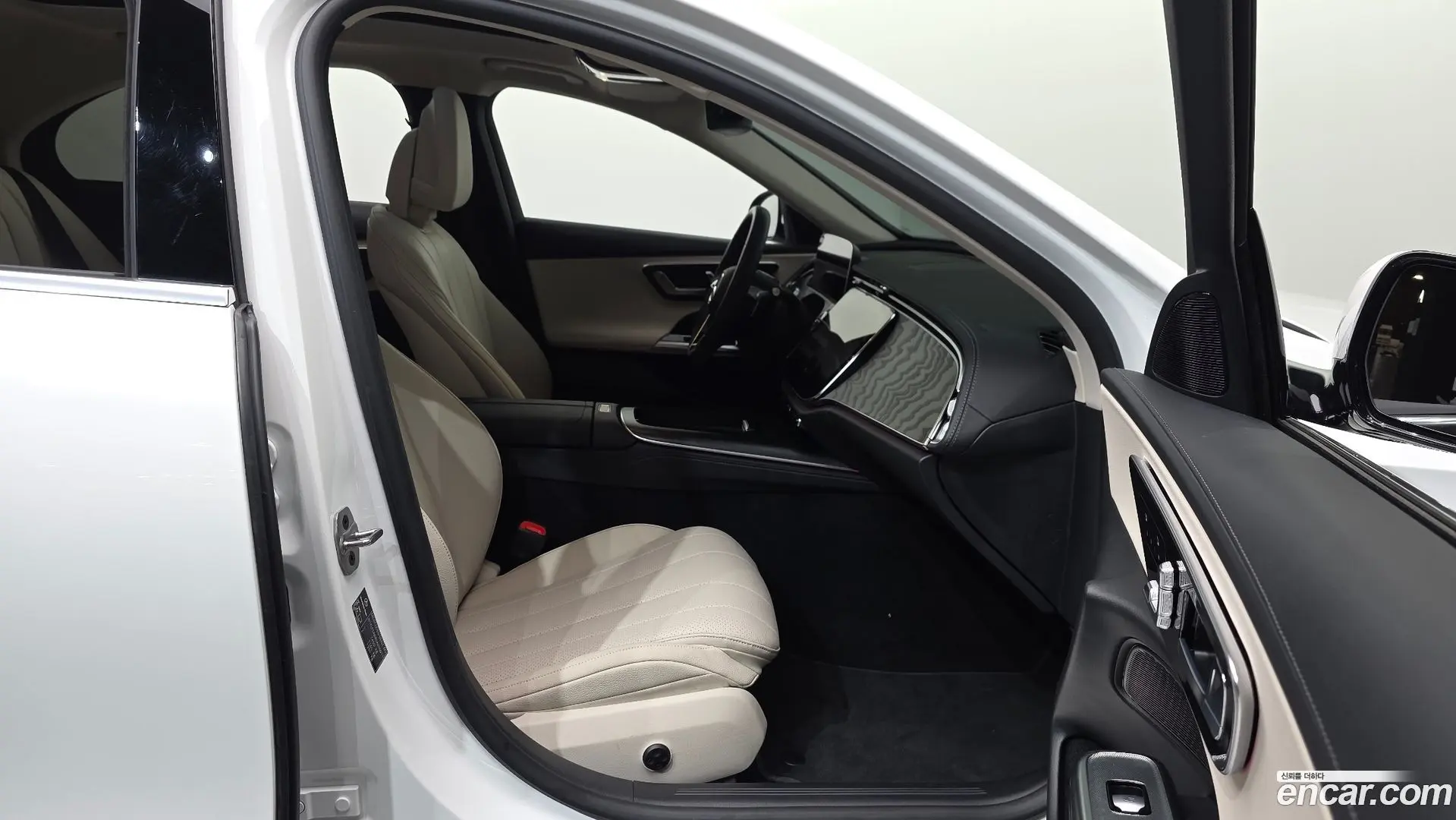 Mercedes-Benz E-Class E200 Avantgarde 2024