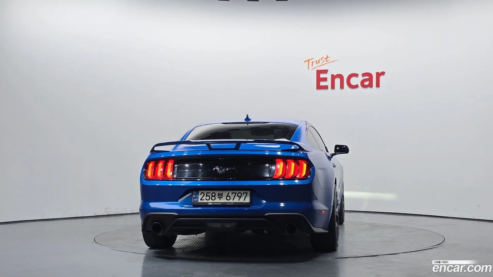 Ford Mustang Coupe