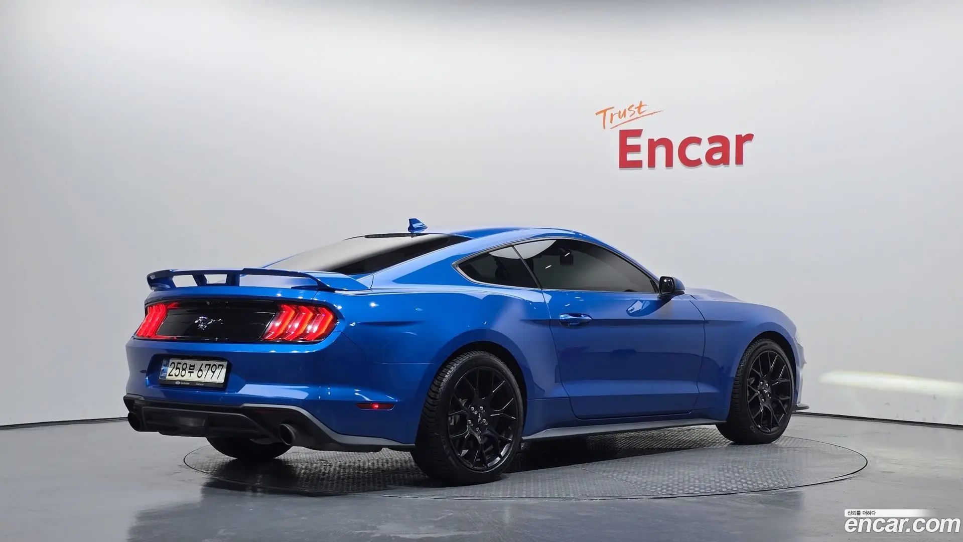 Ford Mustang Coupe