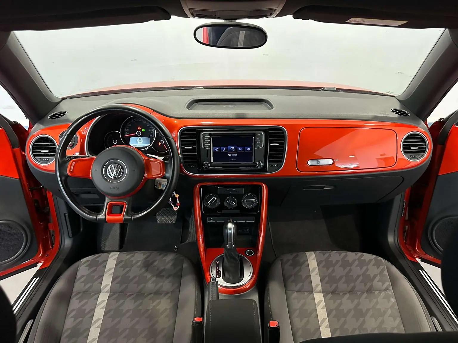 Volkswagen 2018 180TSI