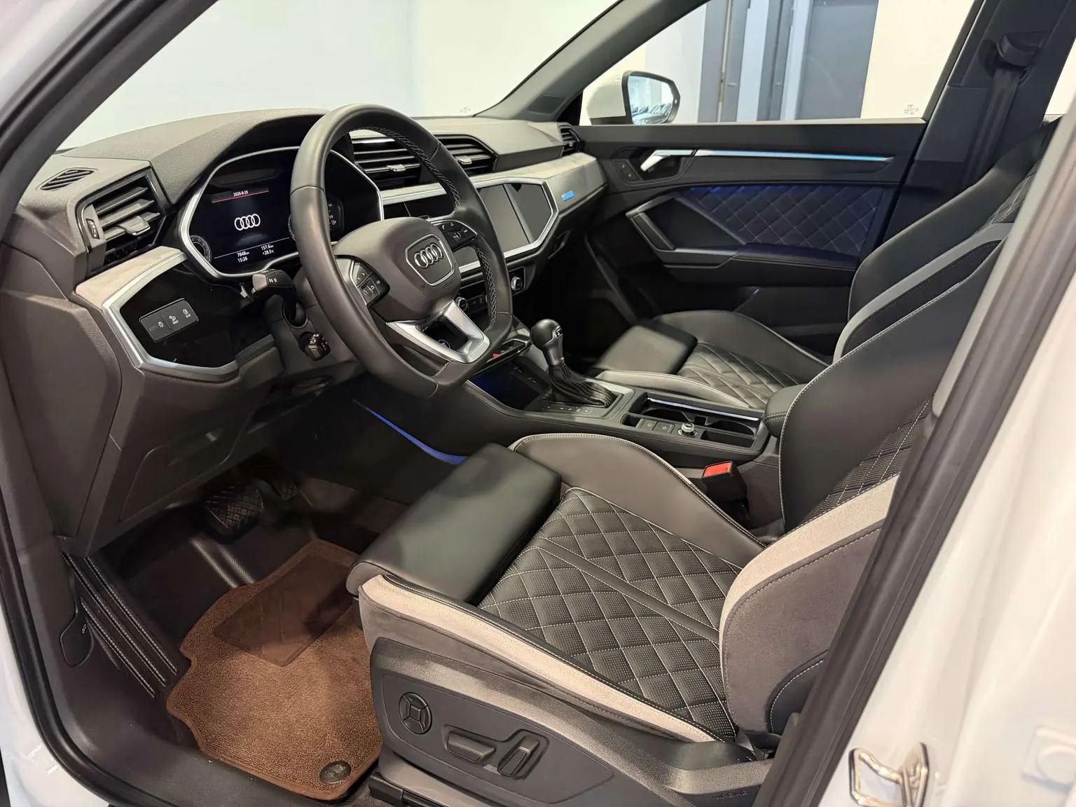 Audi Q3 2025 quattro 45 Anniversary Heritage 40 TFSI Dynamic Fashion