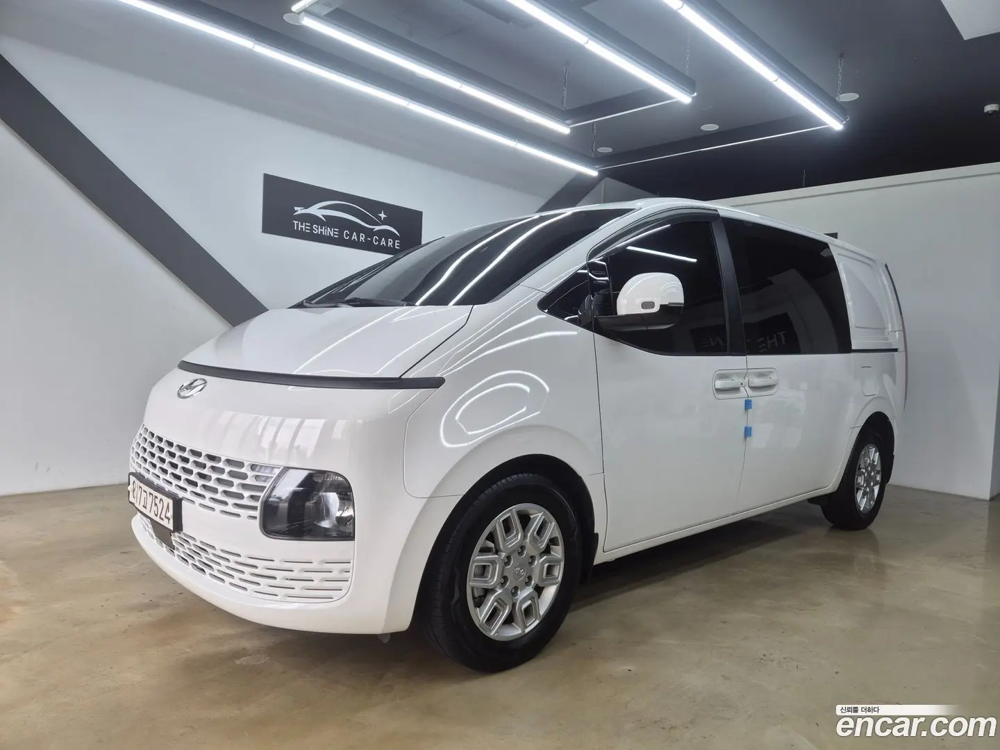 Hyundai Staria Cargo 5-Seater 2022