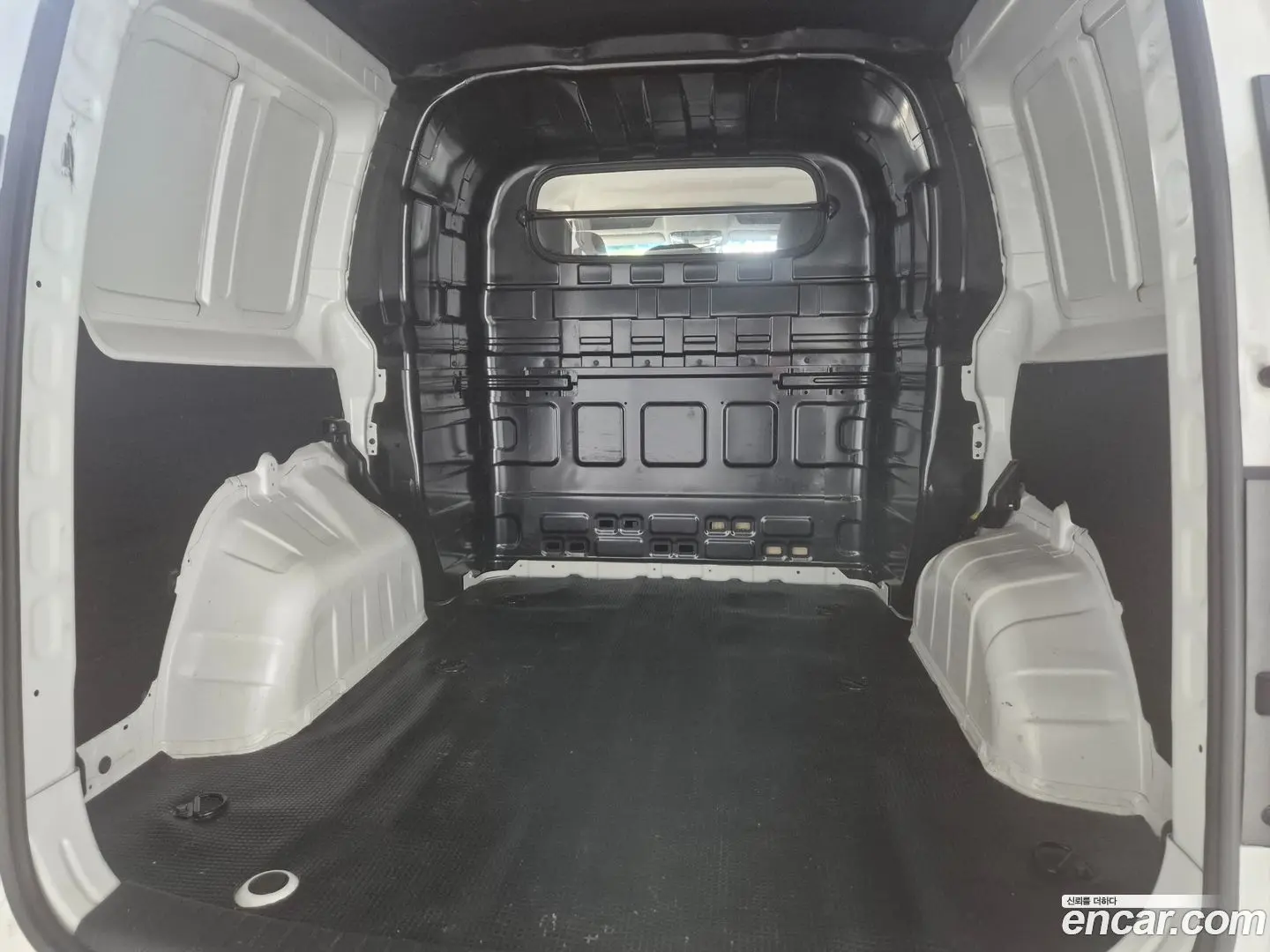 Hyundai Staria Cargo 5-Seater 2022