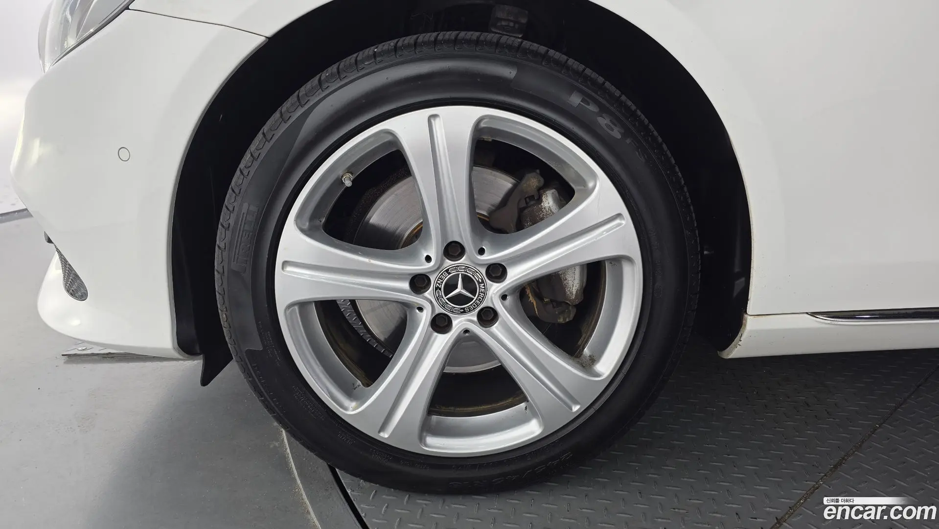 Mercedes-Benz E-Class E220d 4MATIC Avantgarde