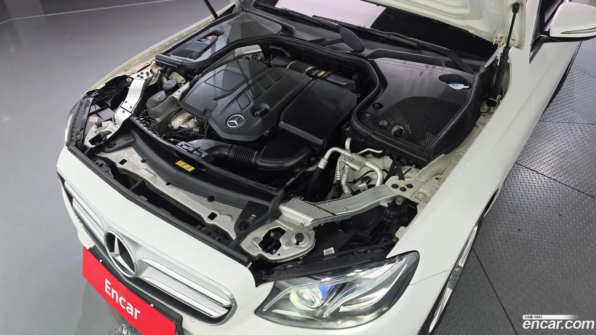 Mercedes-Benz E-Class E220d 4MATIC Avantgarde