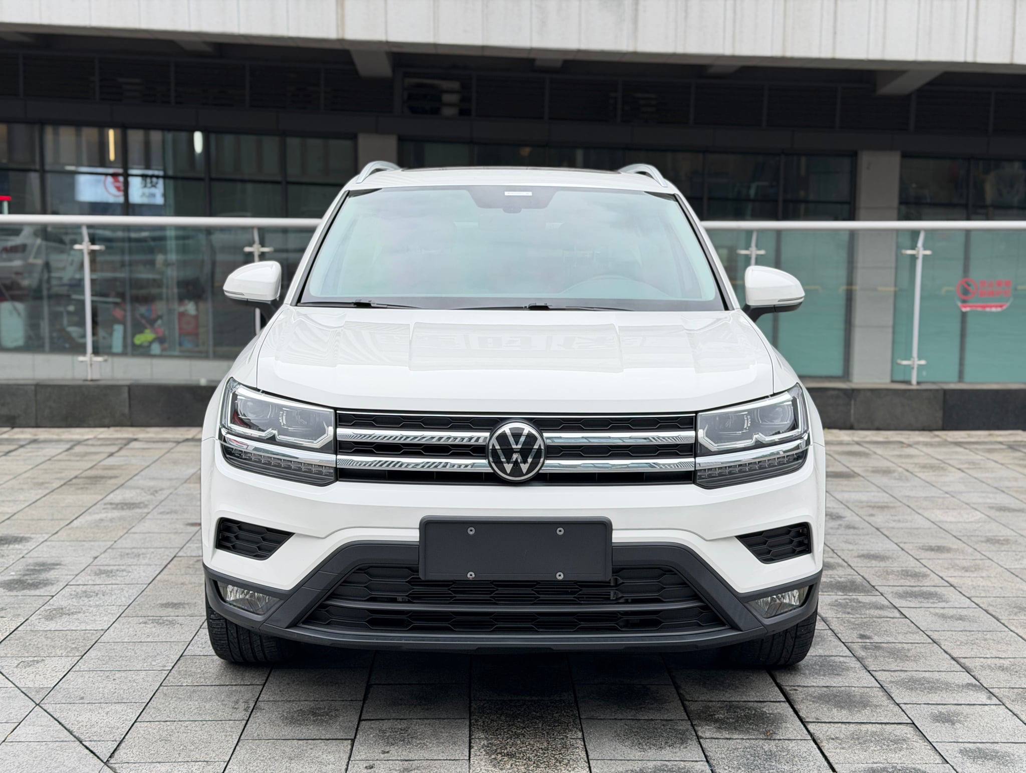 Volkswagen Tharu