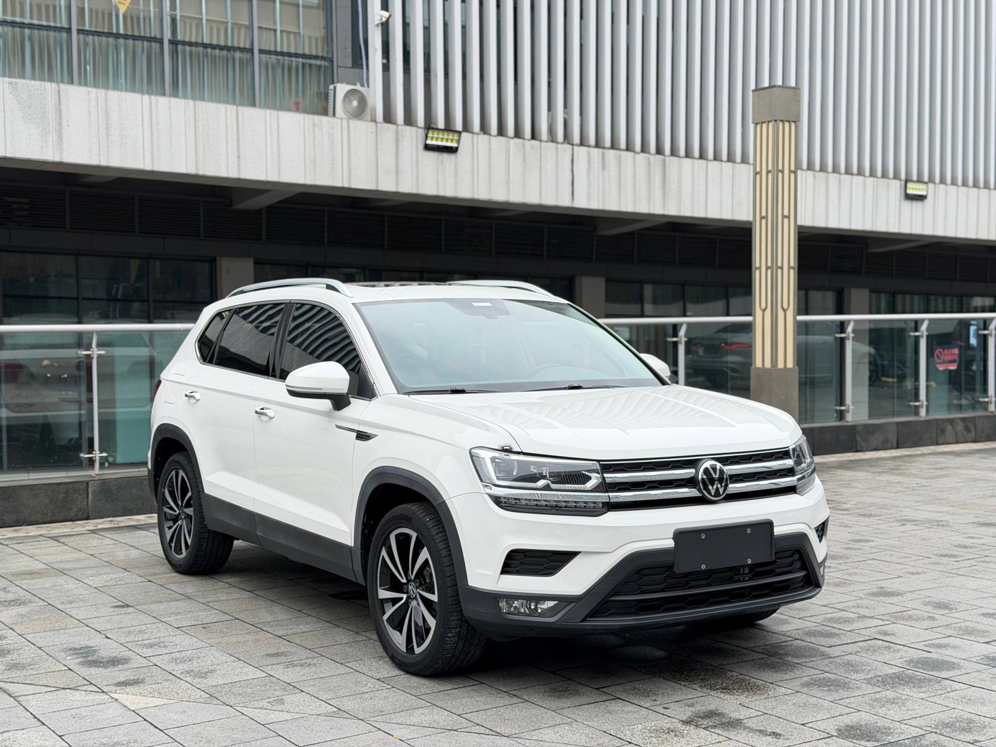 Volkswagen Tharu