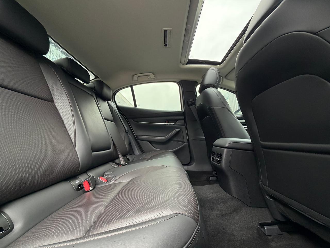 Mazda 3 (Axela)