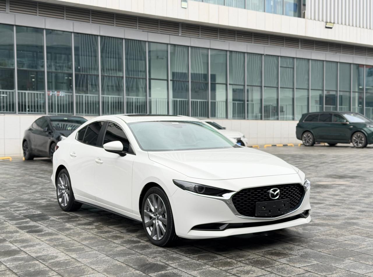 Mazda 3 (Axela)
