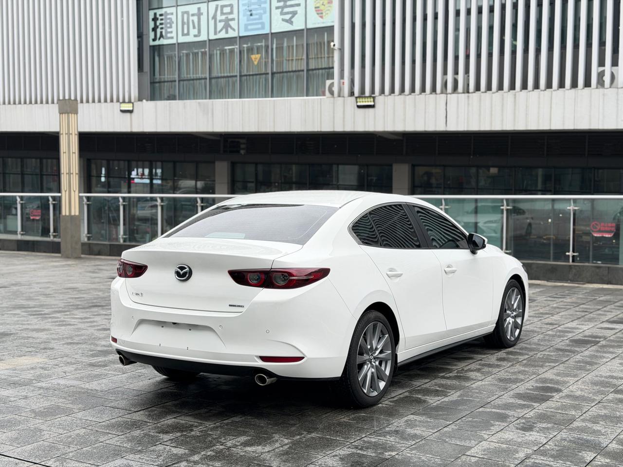 Mazda 3 (Axela)
