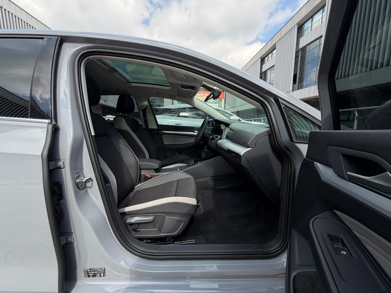 Volkswagen Golf Pro