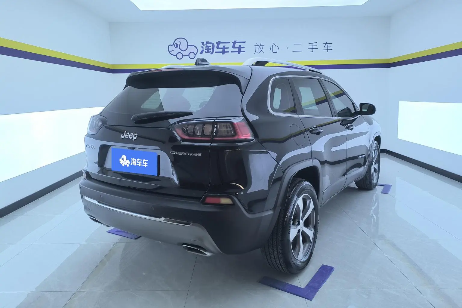 Jeep Cherokee 2020 2.0T 2WD Leading