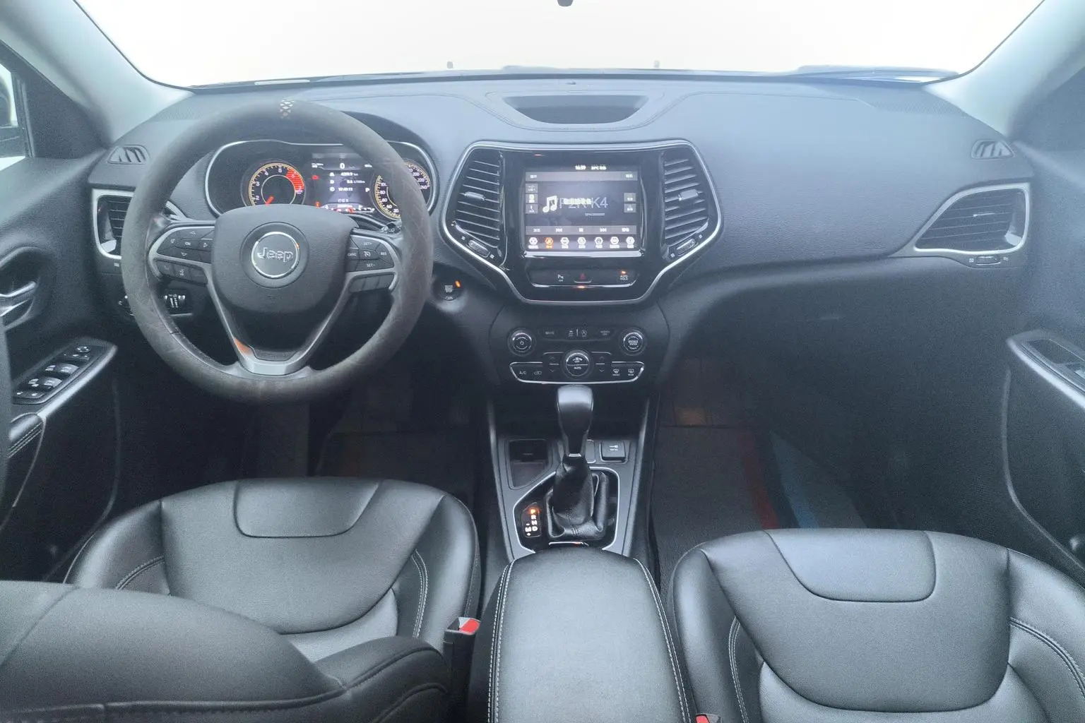 Jeep Cherokee 2020 2.0T 2WD Leading