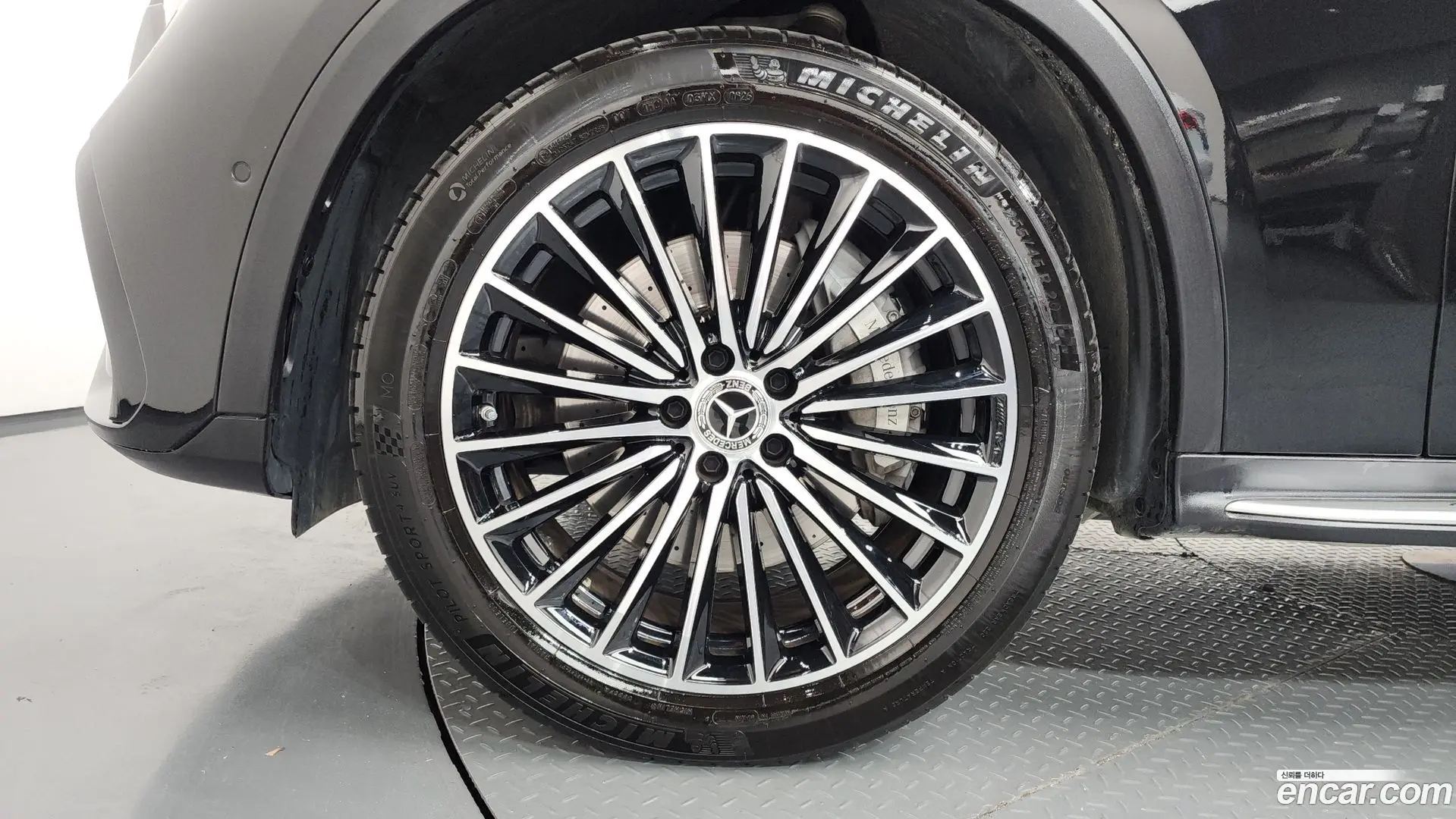 Mercedes-Benz GLC-Class GLC300 4MATIC AMG Line