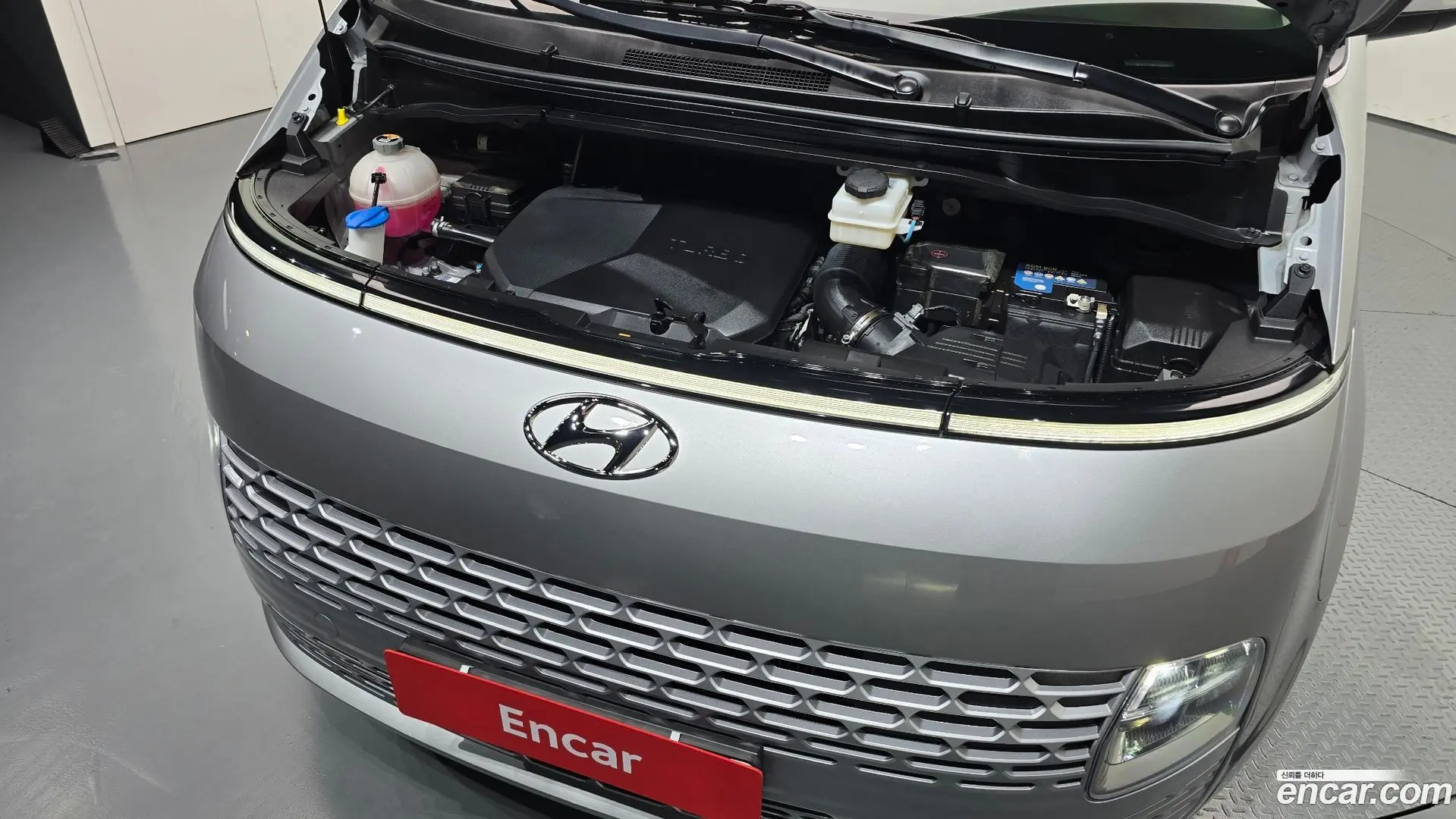 Hyundai Staria Cargo 5-Seater 2022