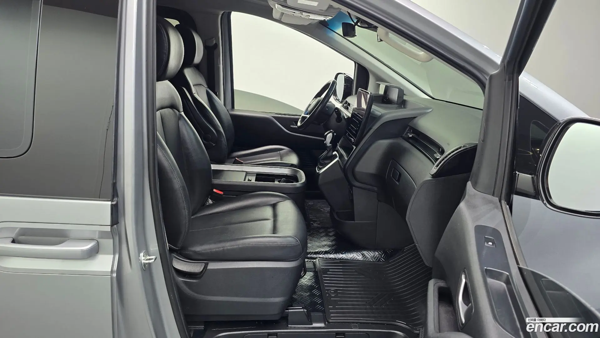 Hyundai Staria Cargo 5-Seater 2022