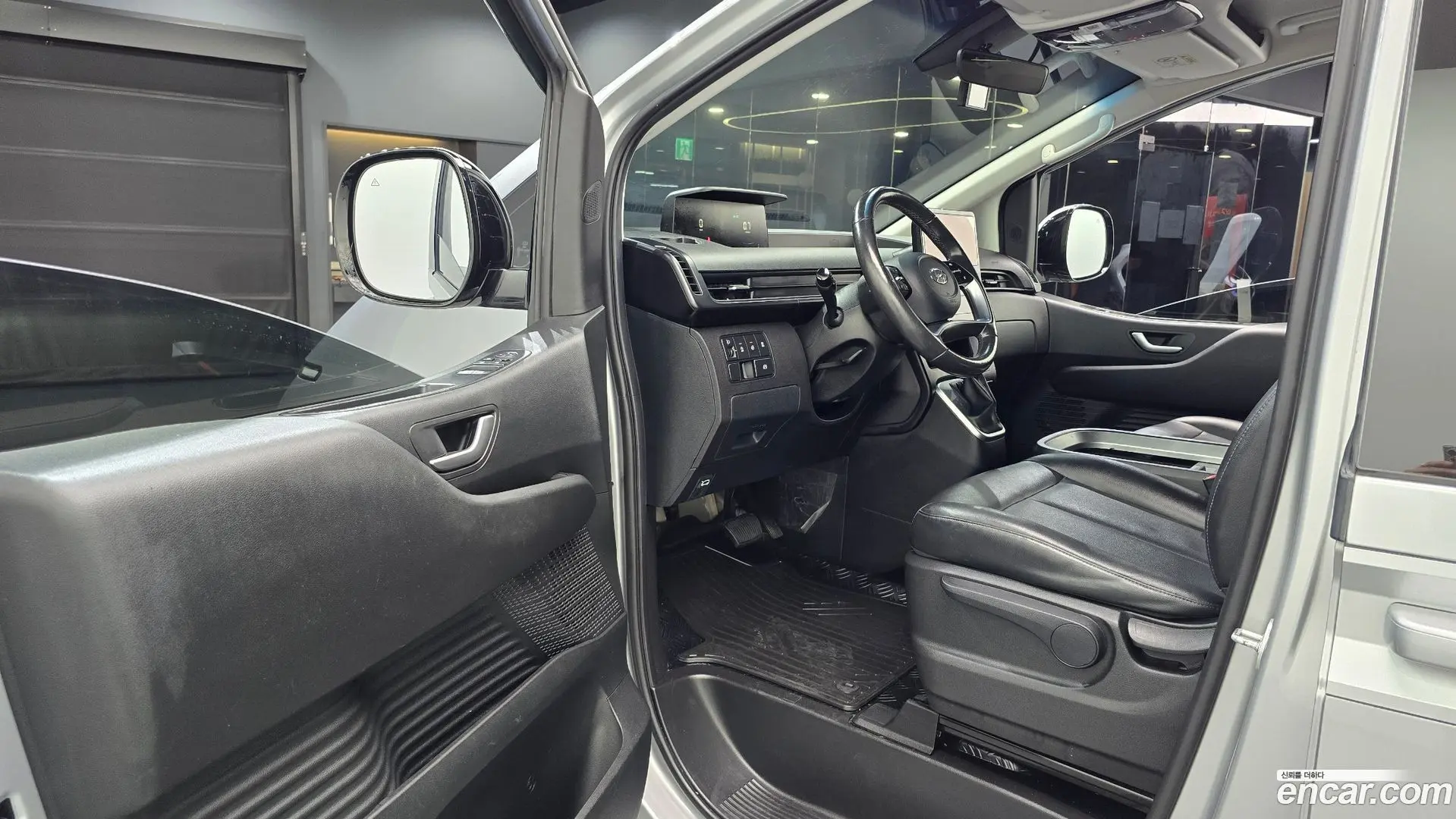 Hyundai Staria Cargo 5-Seater 2022
