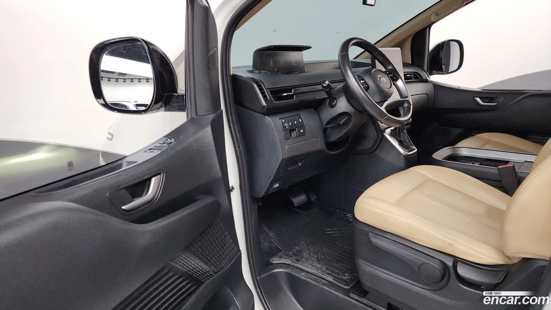 Hyundai Staria Cargo 5-Seater 2022