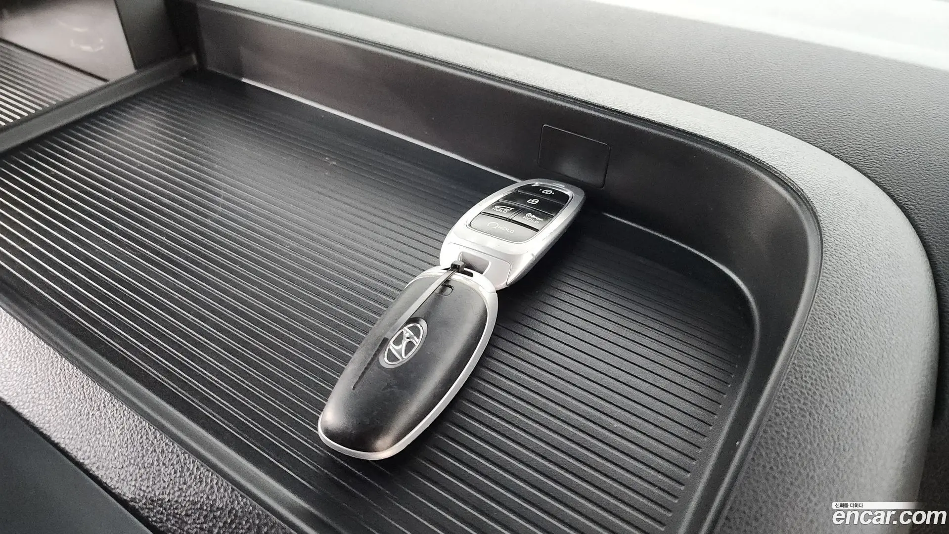 Hyundai Staria Cargo 5-Seater 2022