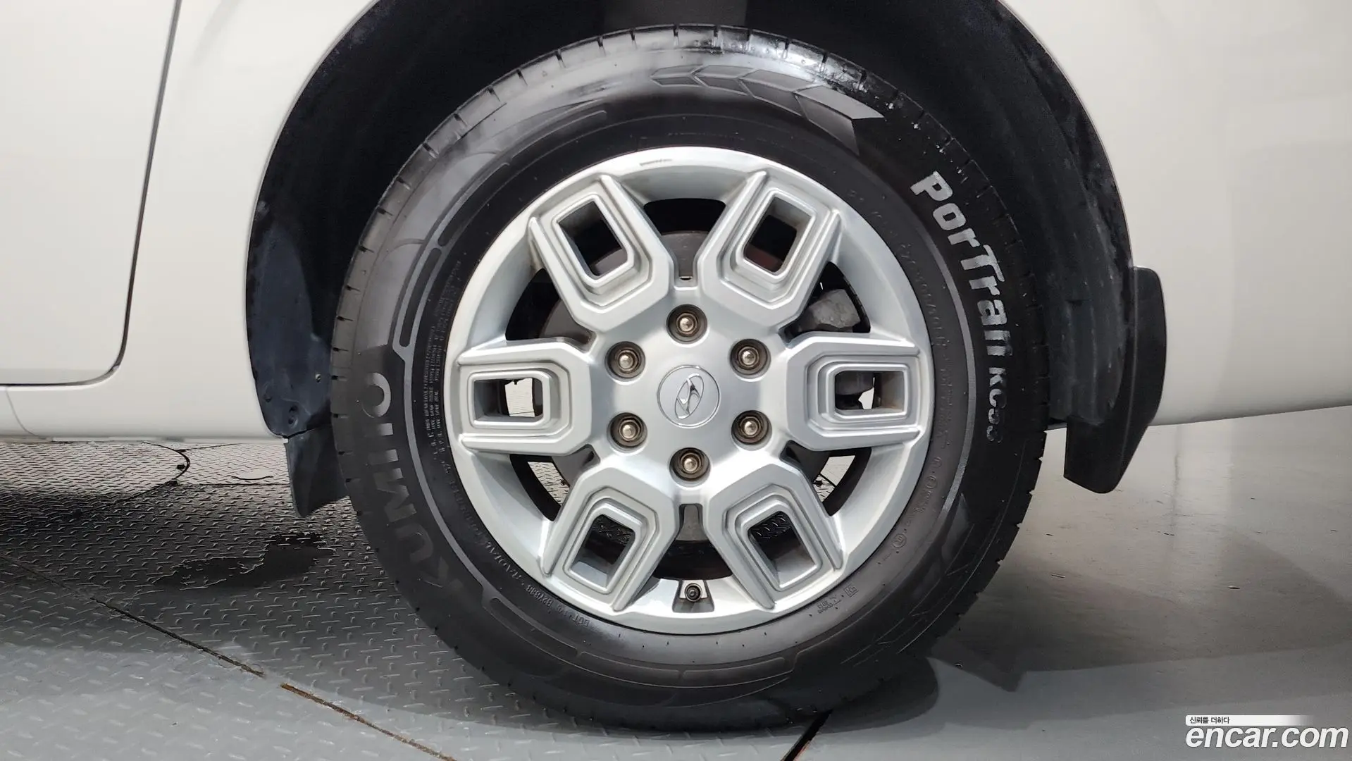 Hyundai Staria Cargo 5-Seater 2022