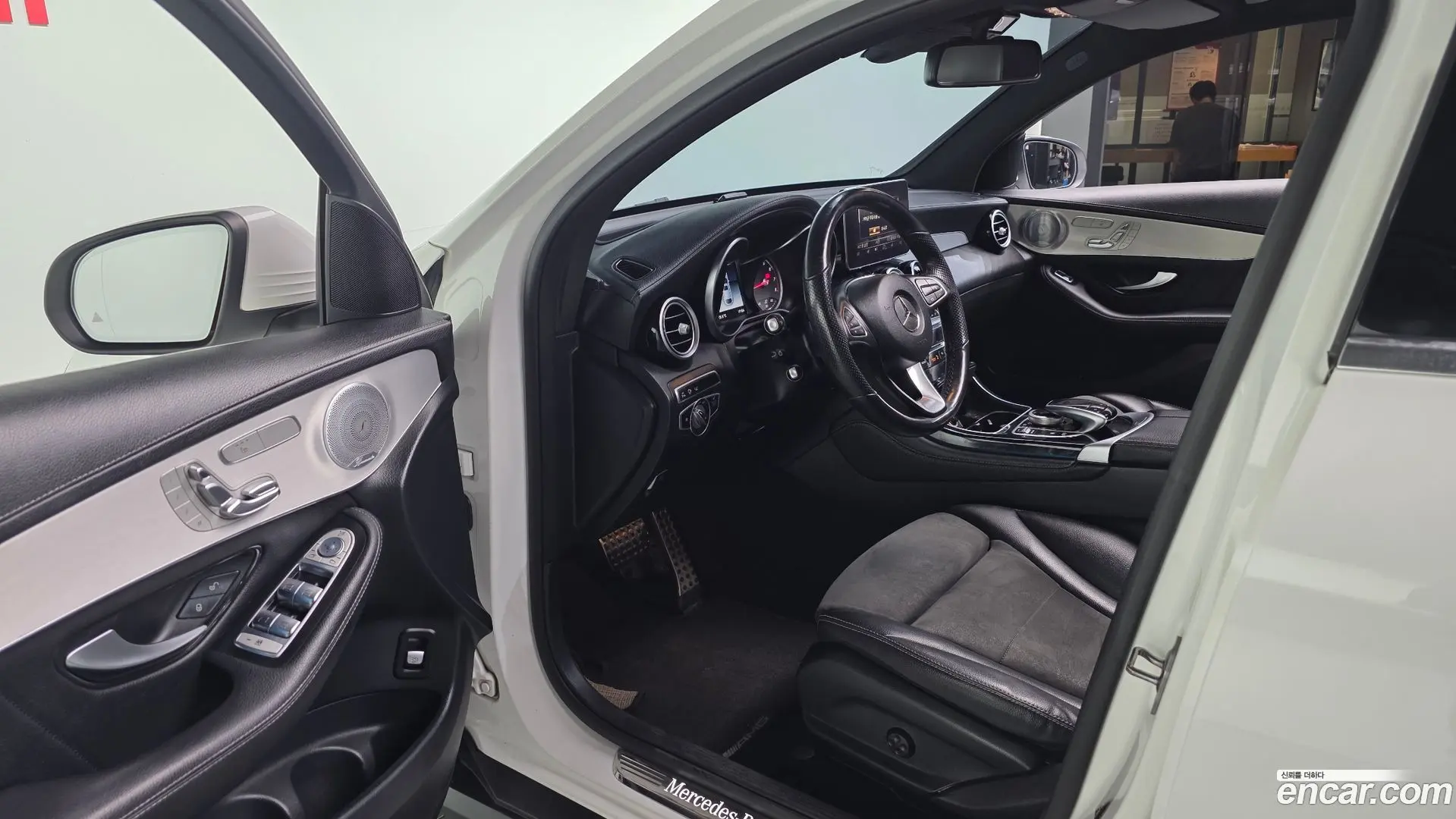 Mercedes-Benz GLC-Class GLC300 4MATIC AMG Line Coupe 2022