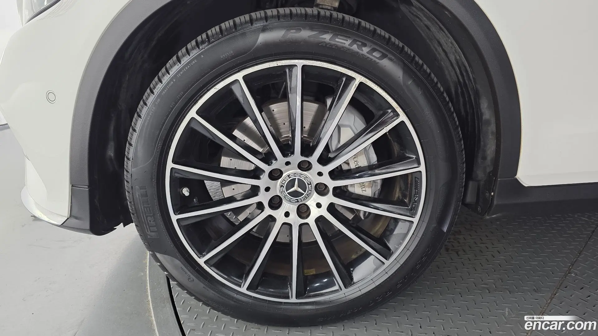 Mercedes-Benz GLC-Class GLC300 4MATIC AMG Line Coupe 2022