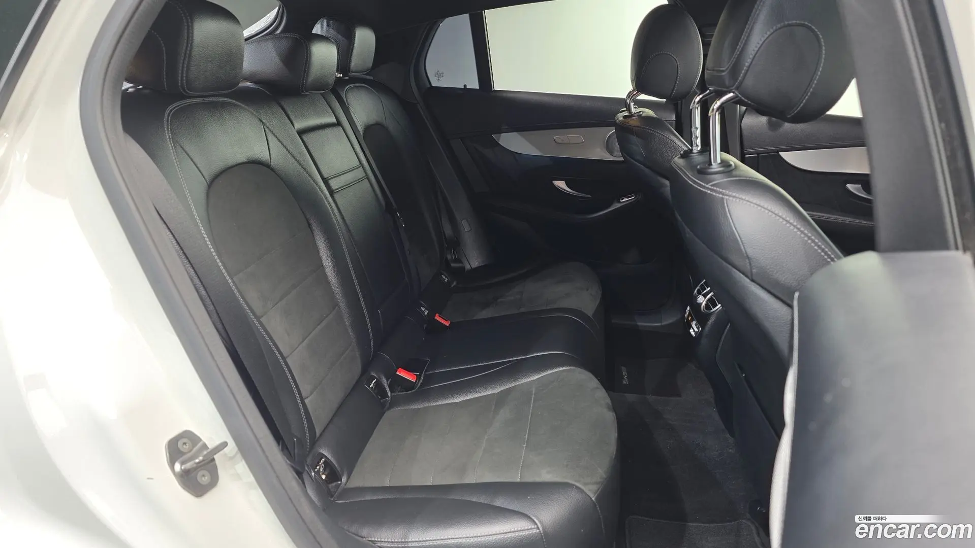 Mercedes-Benz GLC-Class GLC300 4MATIC AMG Line Coupe 2022