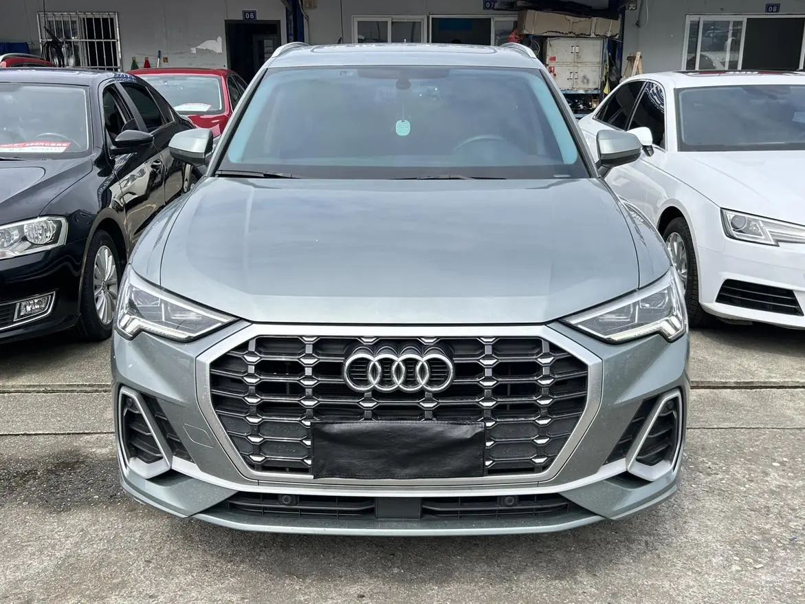 Audi Q3 2022 35 TFSI Dynamic Fashion