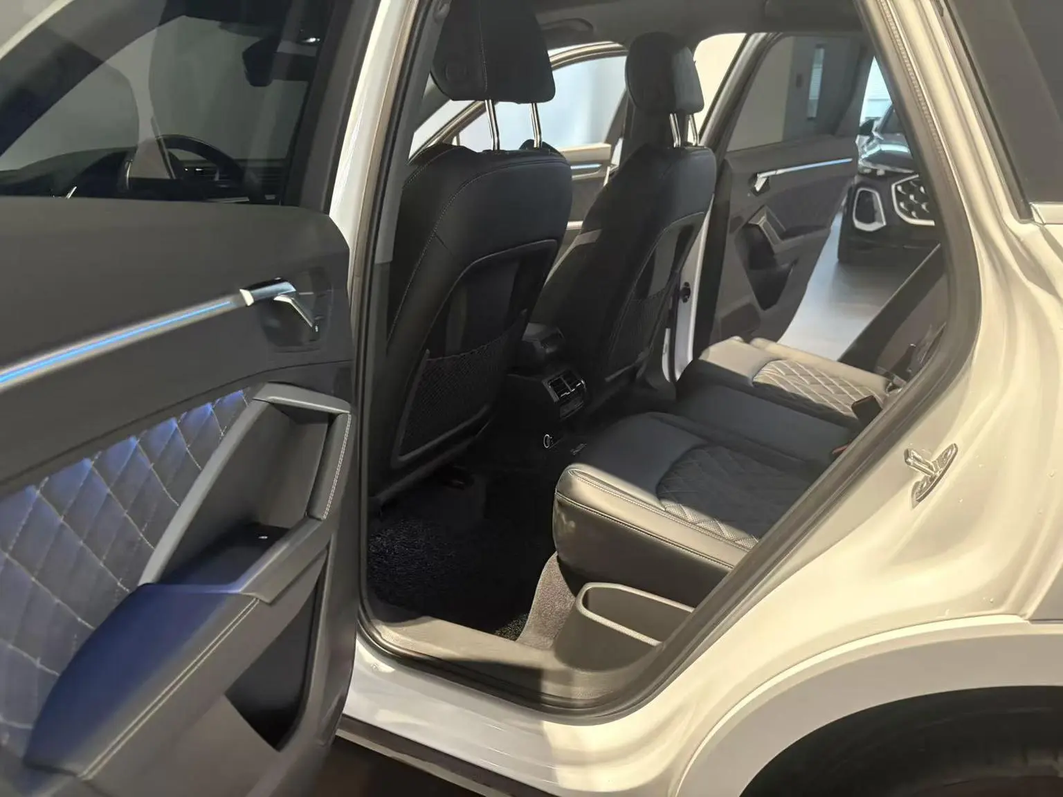 Audi Q3 2024 35 TFSI Dynamic Fashion