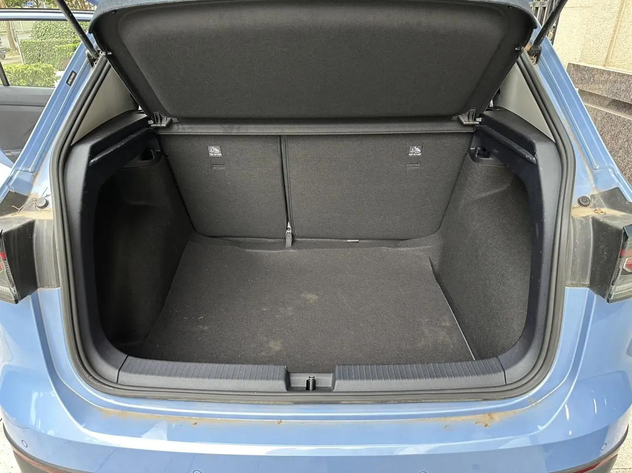 Volkswagen Tharu 2025 Sharp 300TSI Sharp