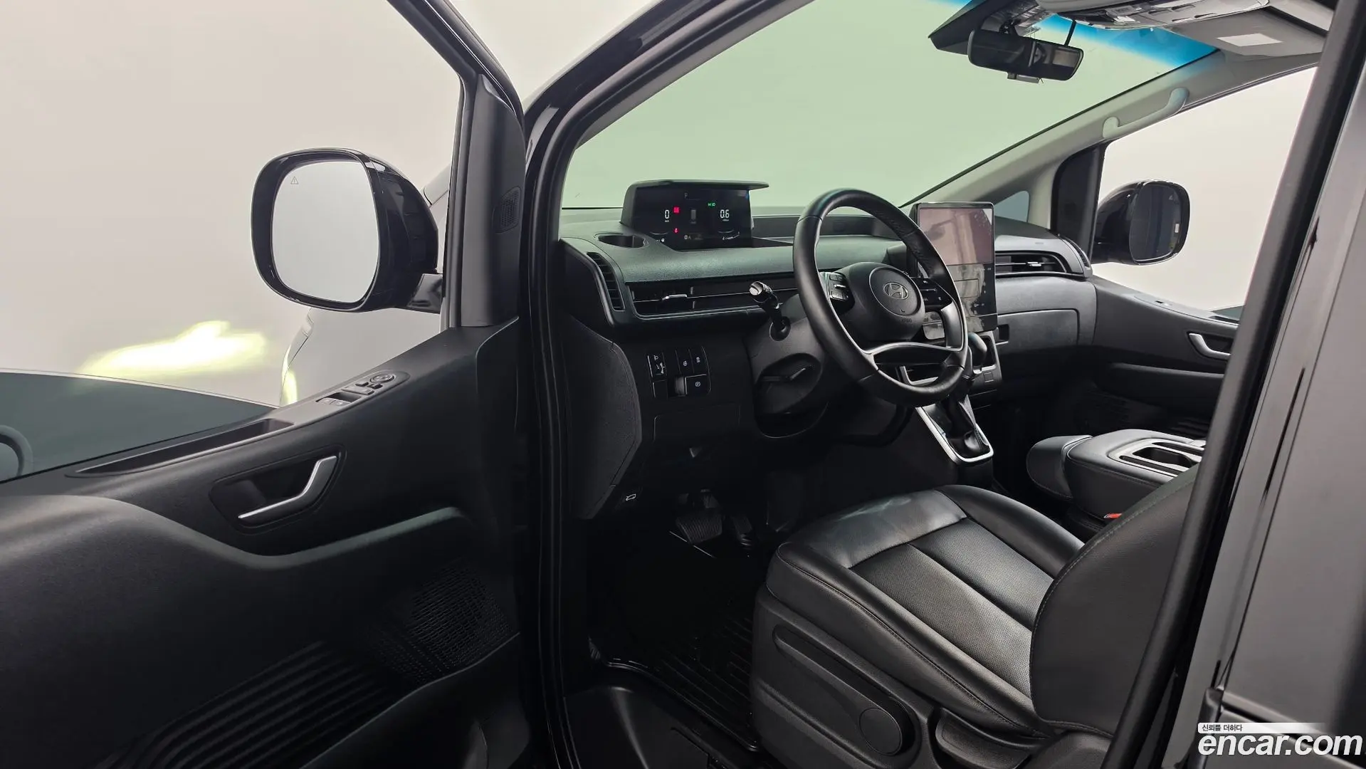 Hyundai Staria L3.5 Cargo 3-Seater