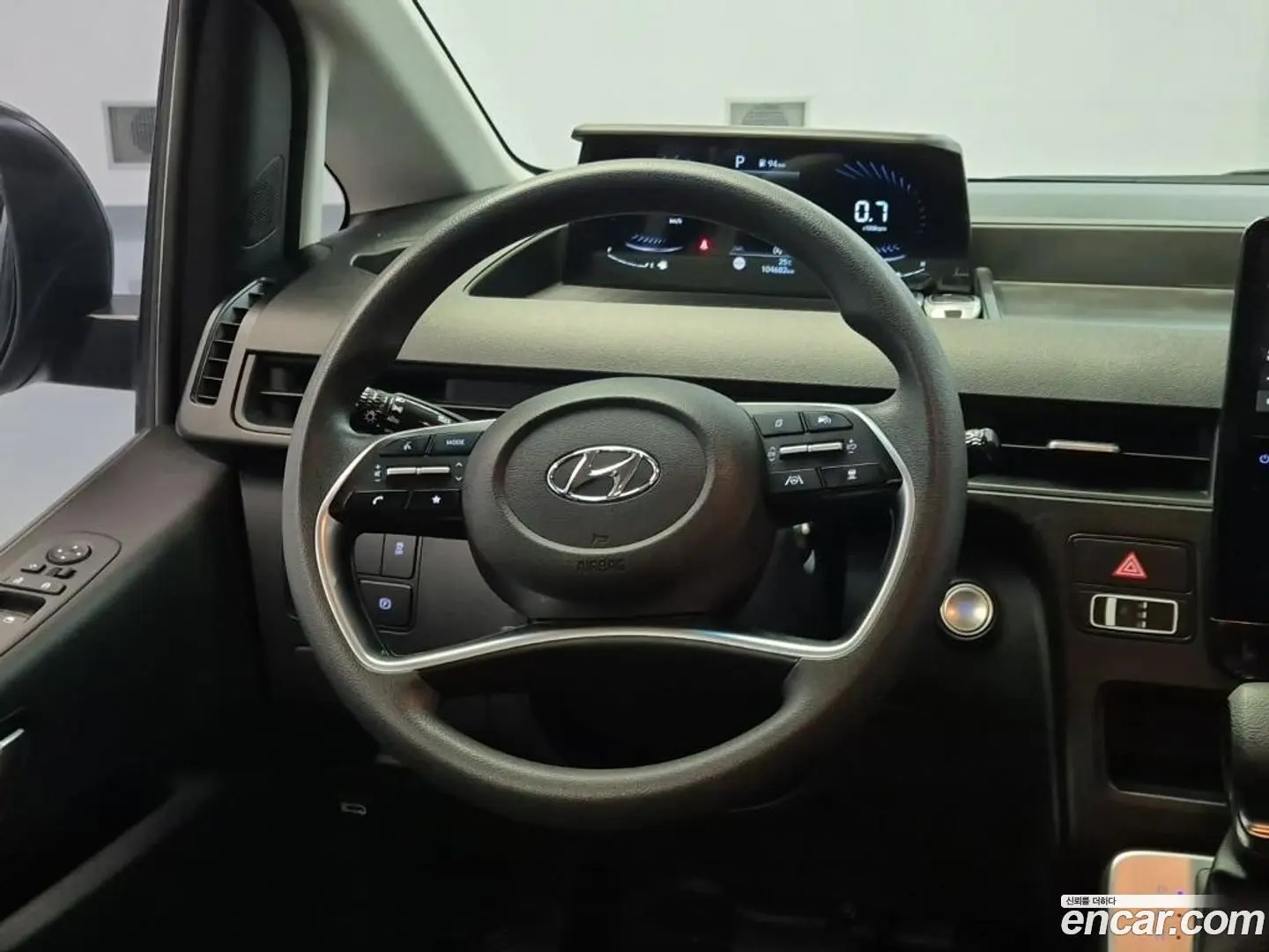 Hyundai Staria Cargo 5-Seater 2022
