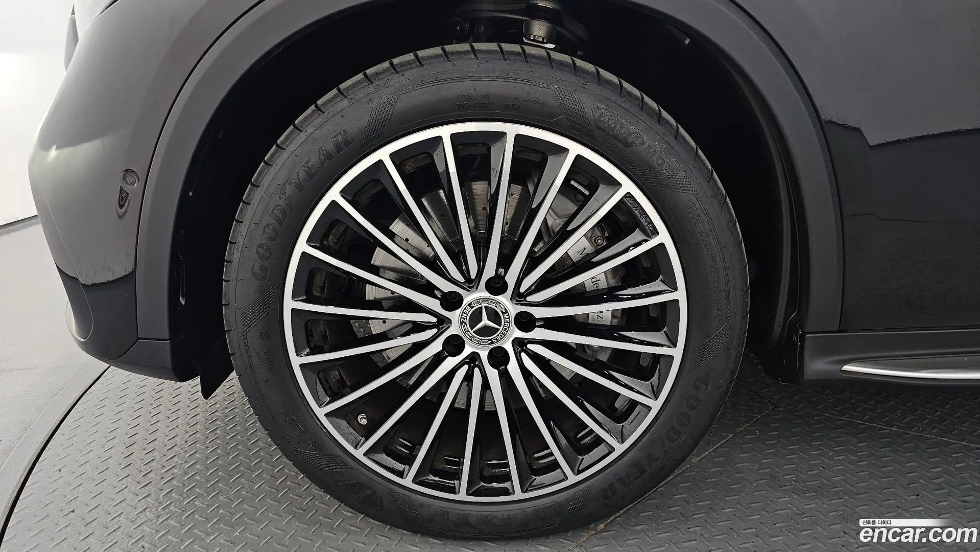 Mercedes-Benz GLC-Class GLC300 4MATIC AMG Line