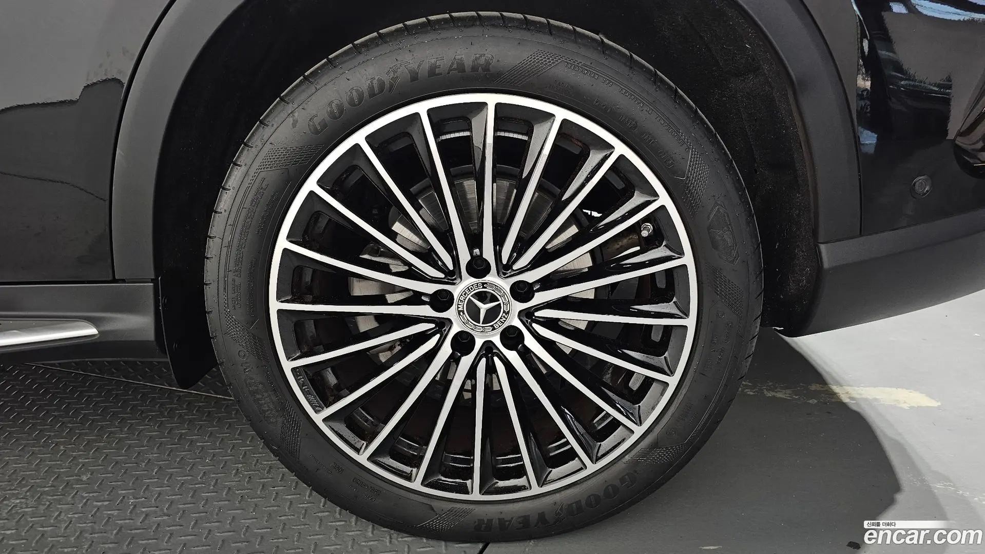 Mercedes-Benz GLC-Class GLC300 4MATIC AMG Line