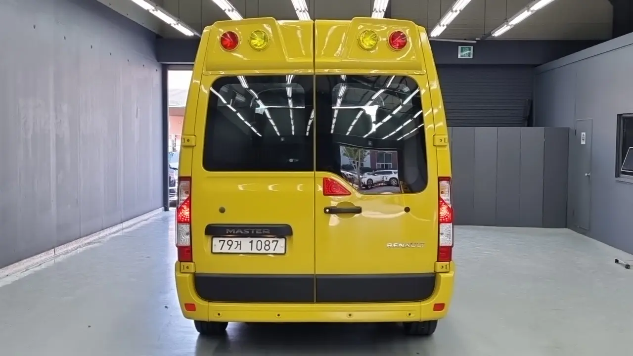 Renault Korea Master School Bus