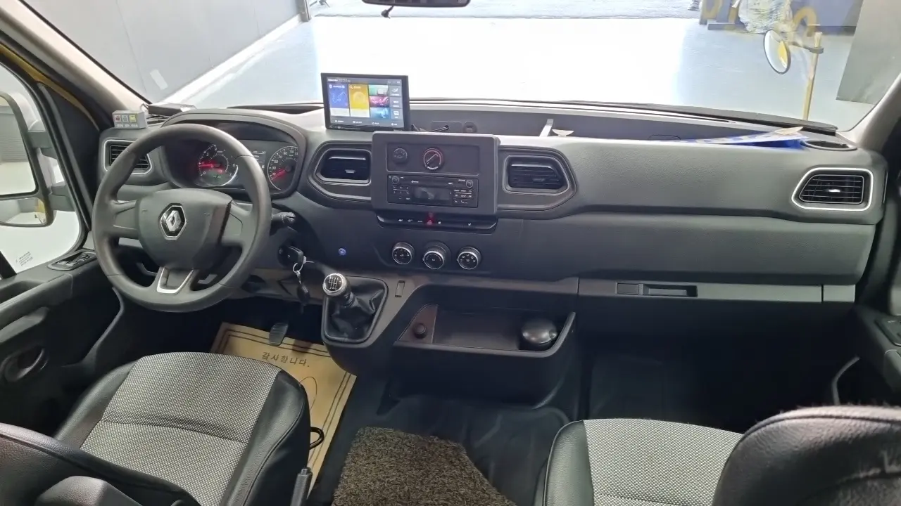 Renault Korea Master School Bus