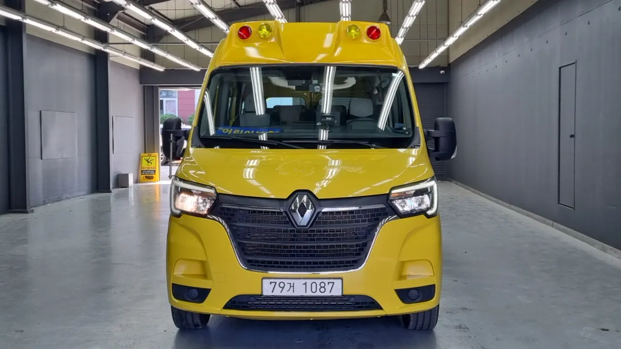 Renault Korea Master School Bus