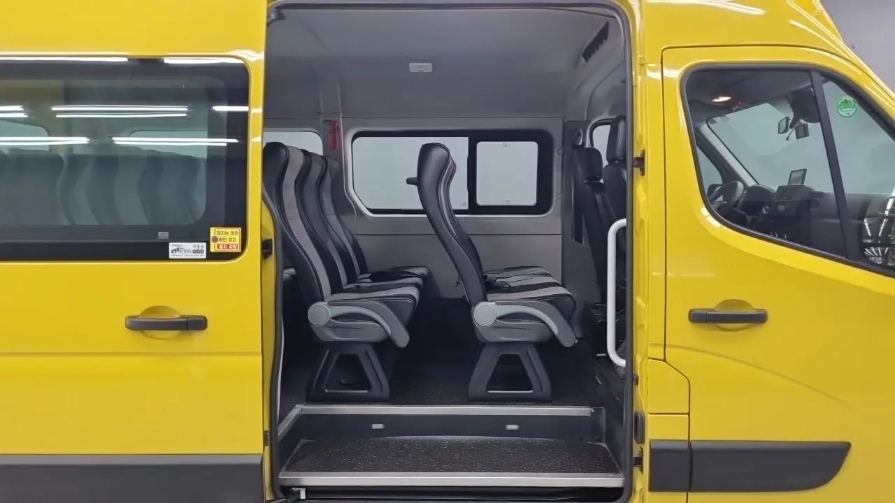 Renault Korea Master School Bus