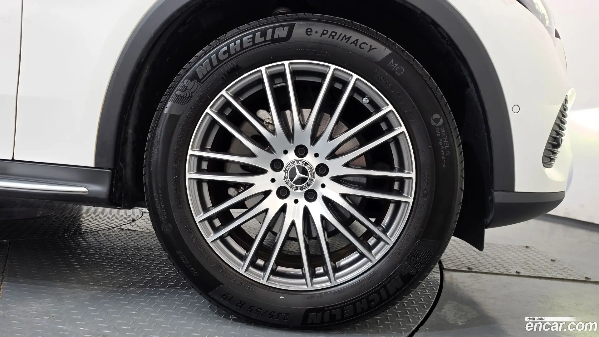 Mercedes-Benz GLC-Class GLC300 4MATIC Avnatgarde Coupe