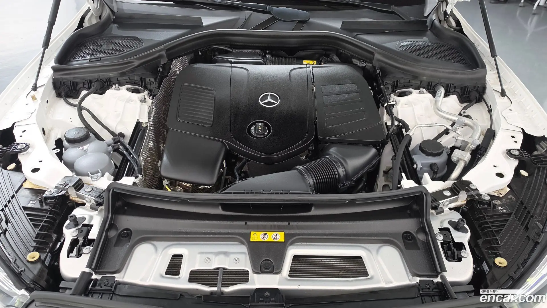 Mercedes-Benz GLC-Class GLC300 4MATIC Avnatgarde Coupe