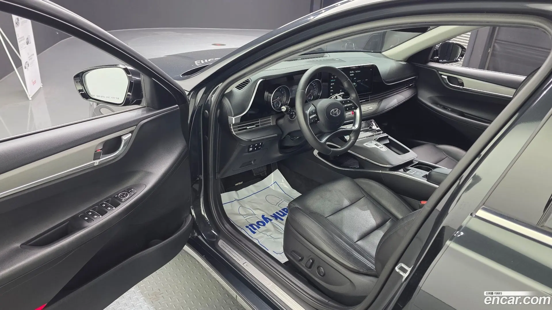 Hyundai Grandeur 3.0 LPi Rent Car
