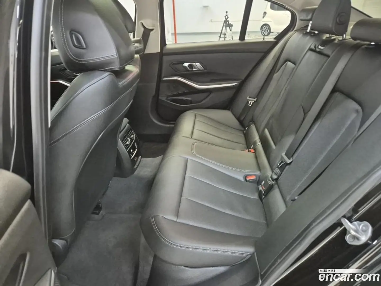 BMW 3-Series 320i 2023