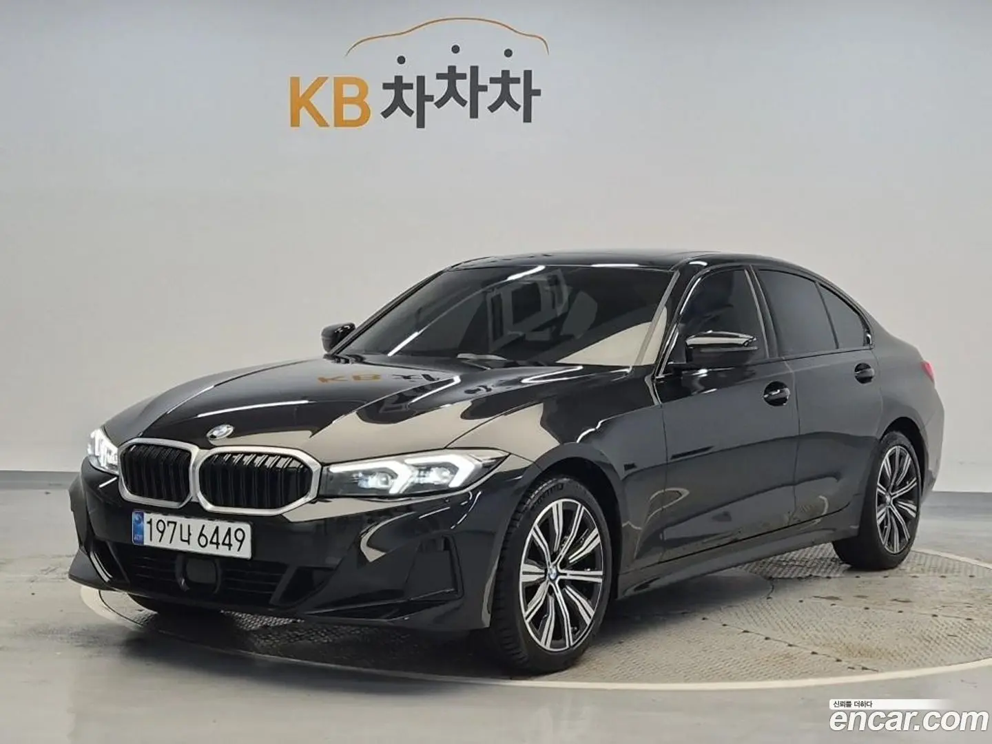 BMW 3-Series 320i 2023