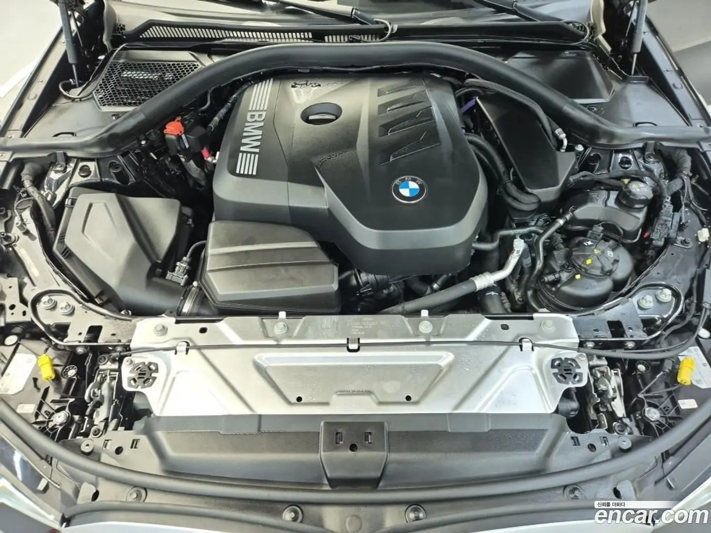 BMW 3-Series 320i 2023