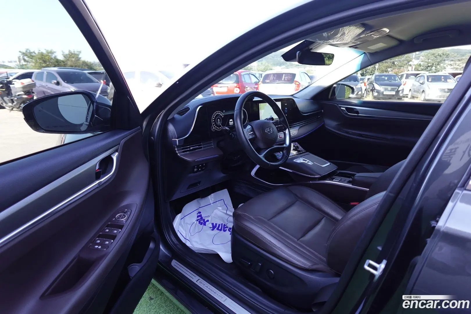 Hyundai Grandeur 3.0 LPi Rent Car